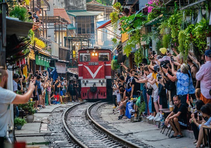 Hanoi City Half-Day Private Tour to Visit Train Street & Hidden Corners