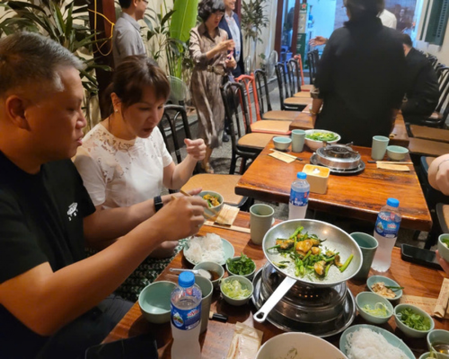 Hanoi: Michelin-Selected Private Street Food Tour